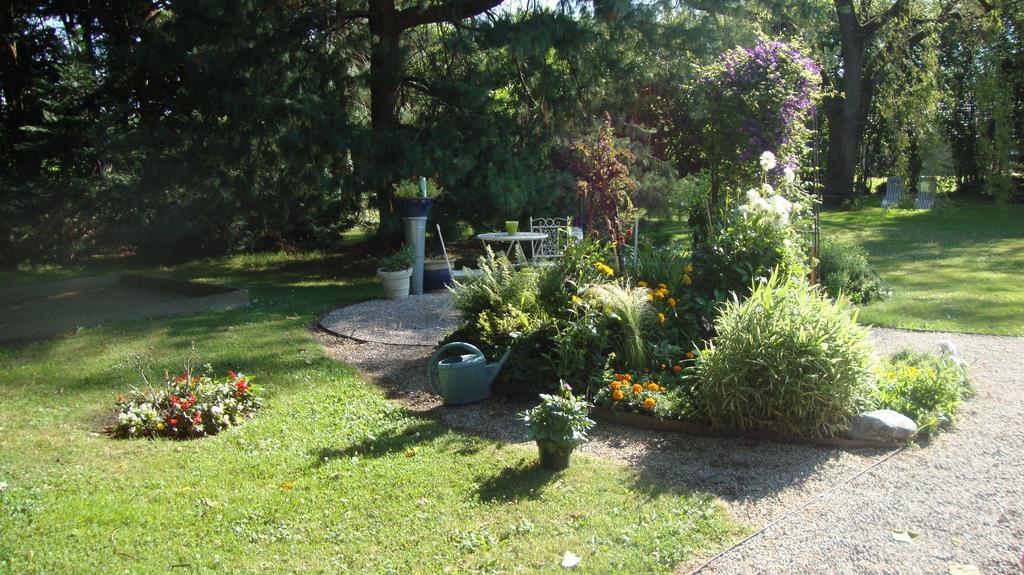 Bed and Breakfast Le Venay à Frontenaud Extérieur photo